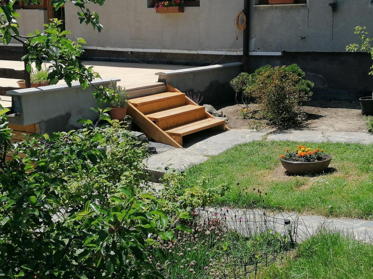Bydlinska Zahradka Tesikov Lodge